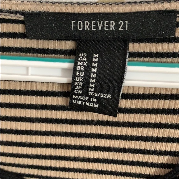 Forever 21 Cross tye striped long sleeve crop top - Picture 3 of 3